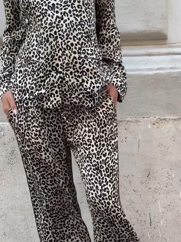 Well Tailored Pants with a Graceful Silhouette