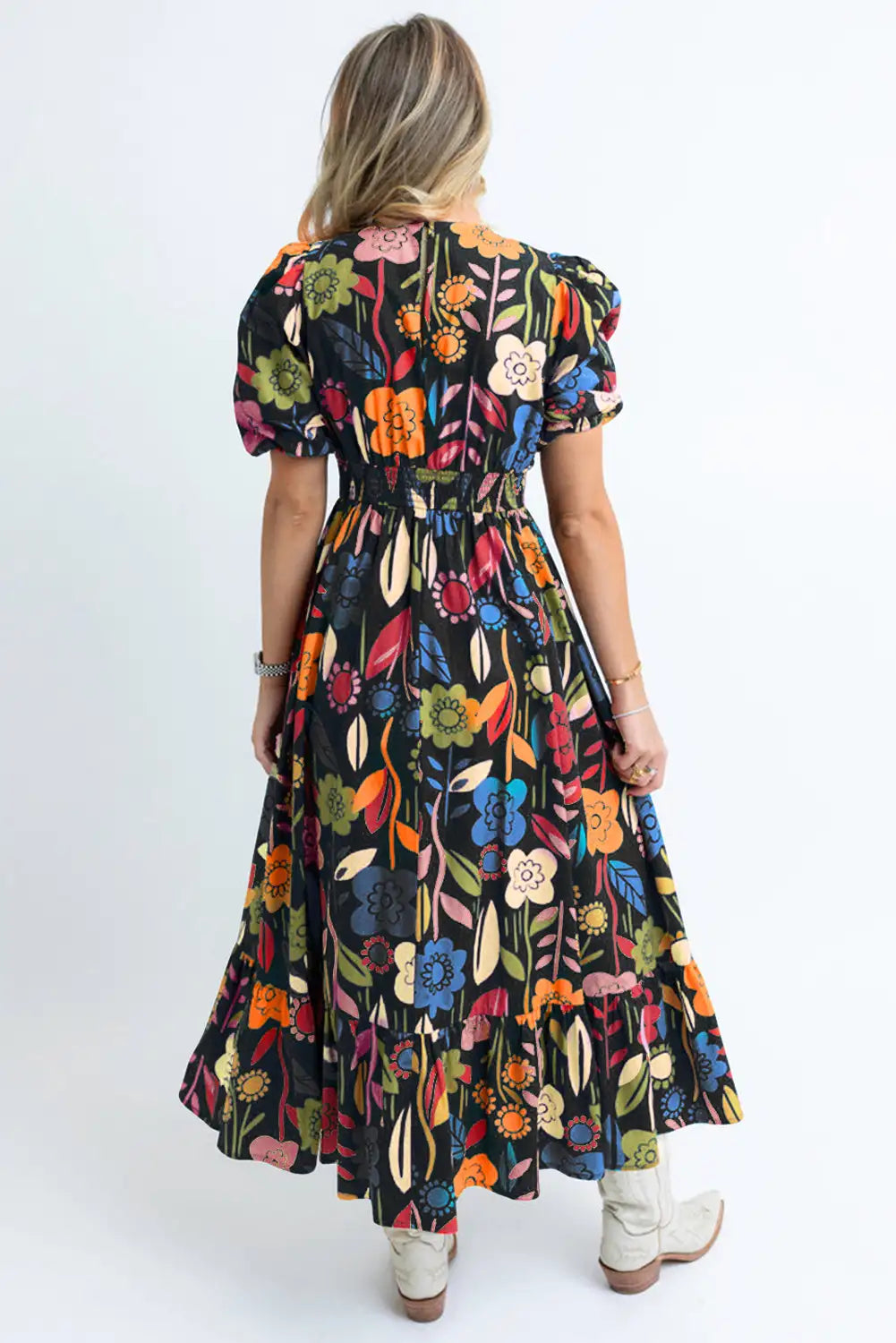 Well Tailored Dress with a Graceful Silhouette