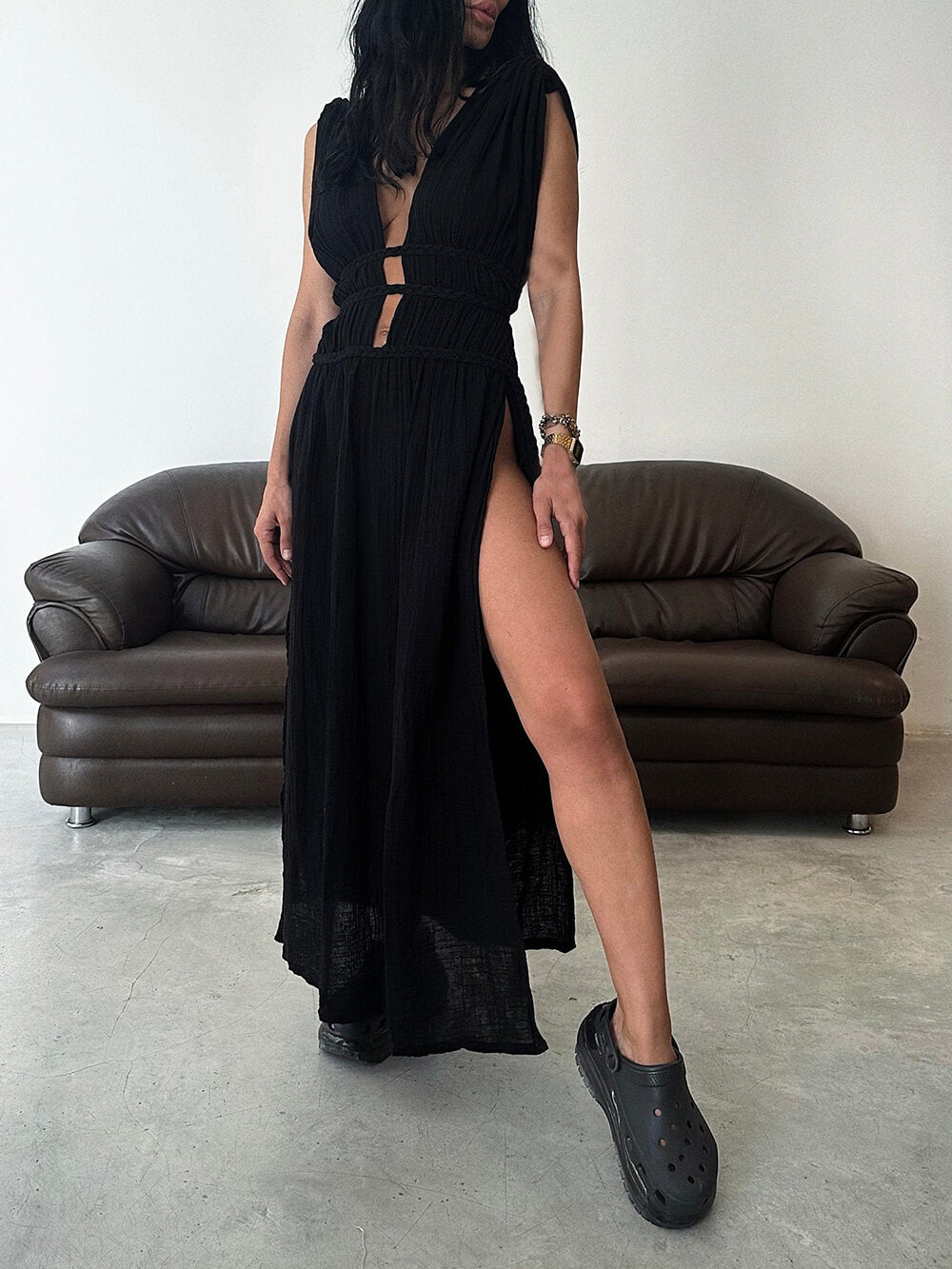 Effortlessly Elegant Dress with a Timeless Design