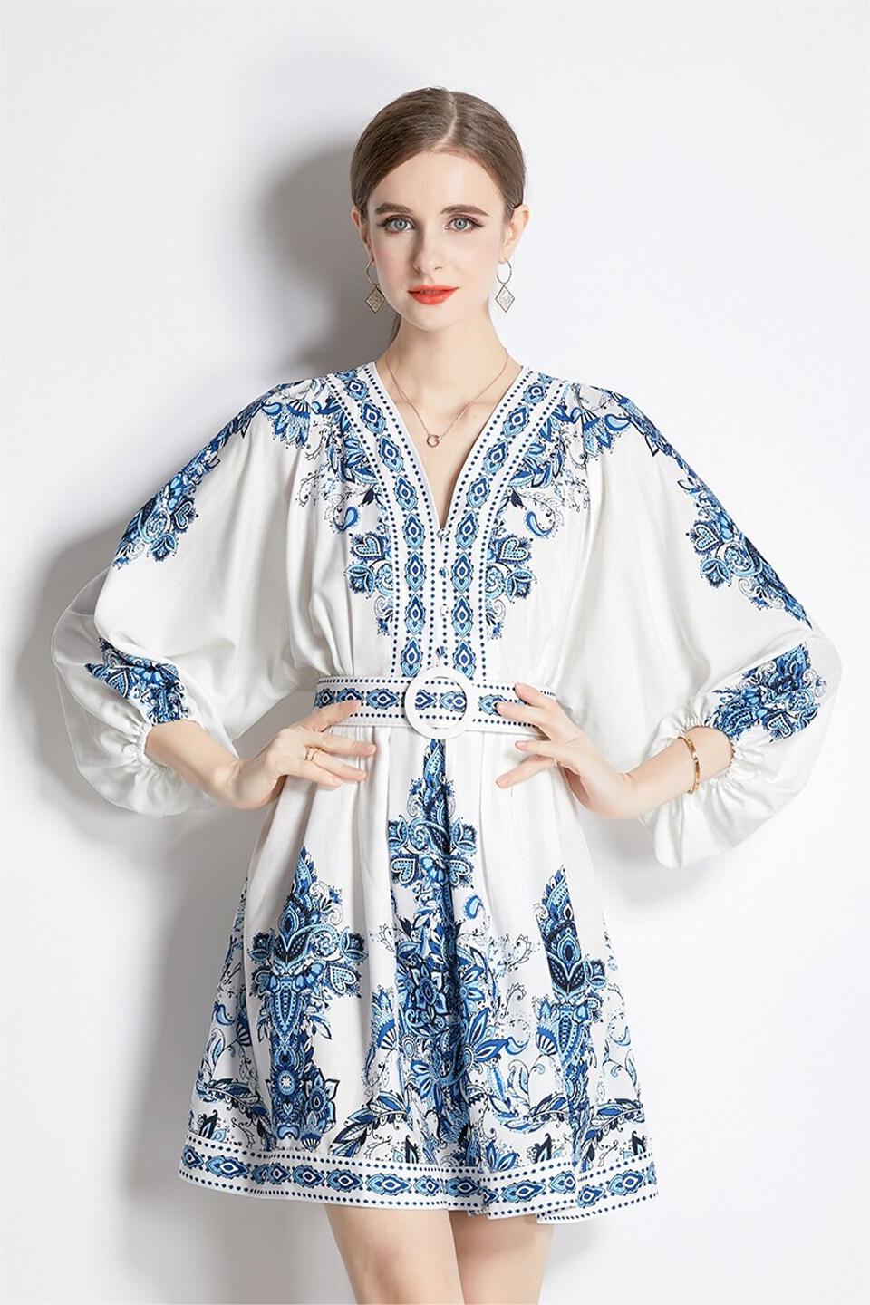 Classic Vintage Dress with a Flattering Fit