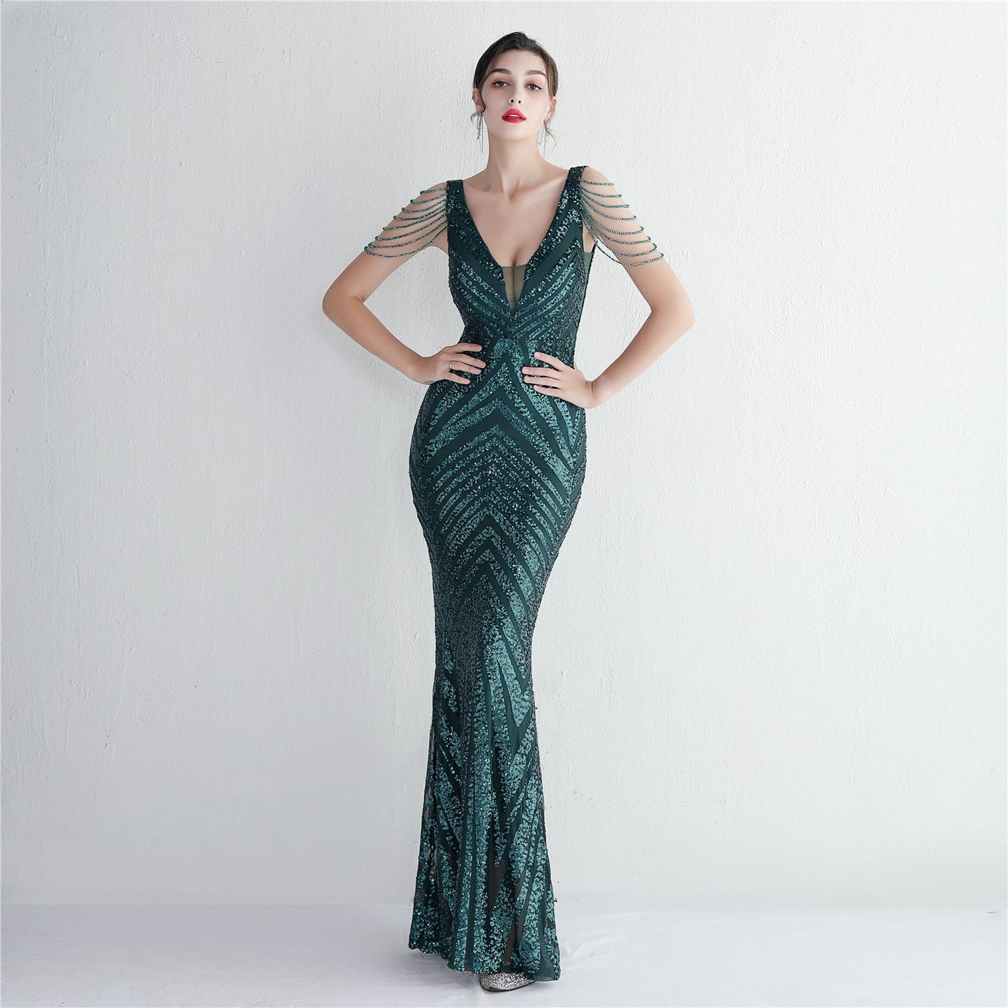 Beautifully Finished Dress in a Timeless Design