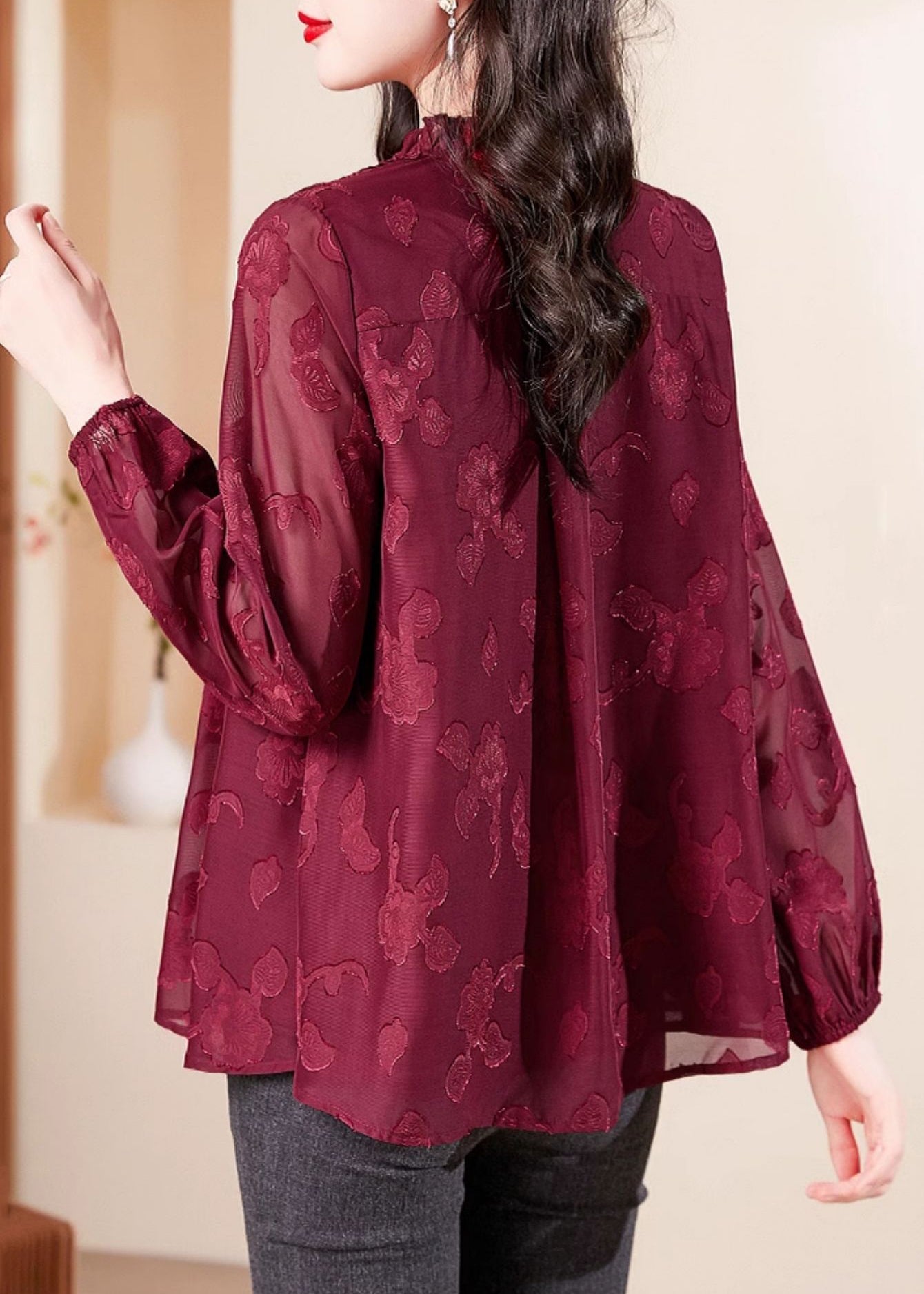 Well Tailored Shirt with a Graceful Silhouette
