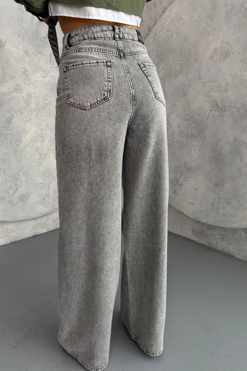 Beautifully Finished Garment in a Timeless Design