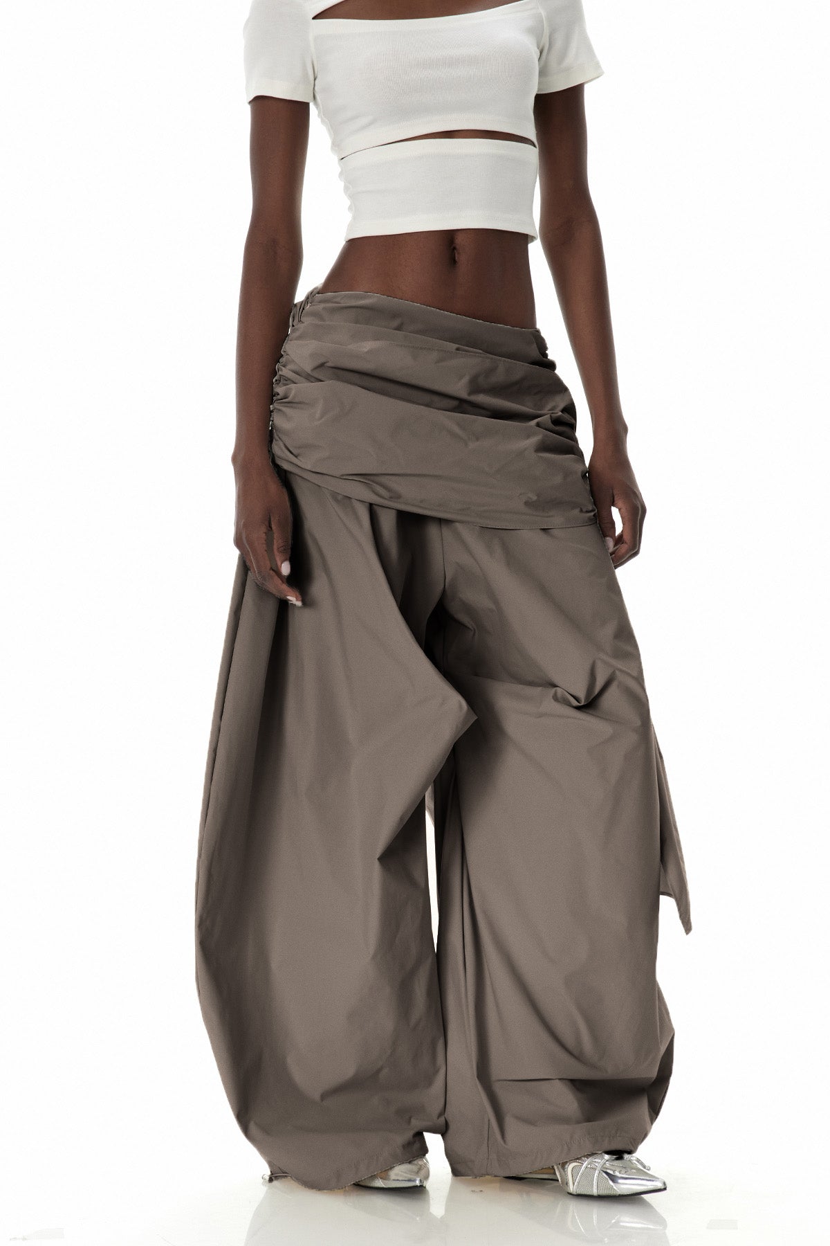 Elegantly Styled Pants for Everyday Wear