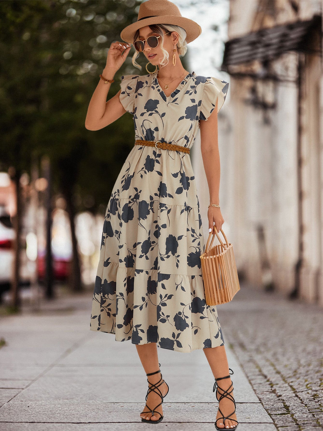 Well Tailored Dress with a Graceful Silhouette