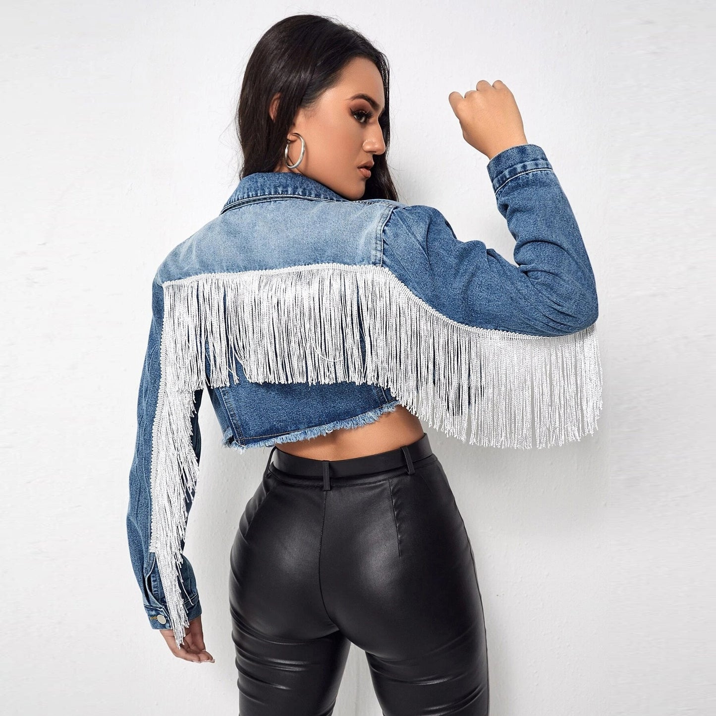 Effortlessly Elegant Jacket with a Timeless Design