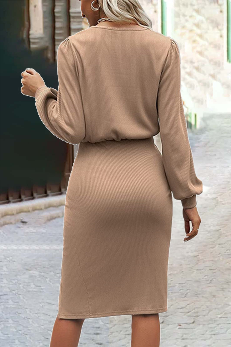 Effortlessly Elegant Dress with a Timeless Design