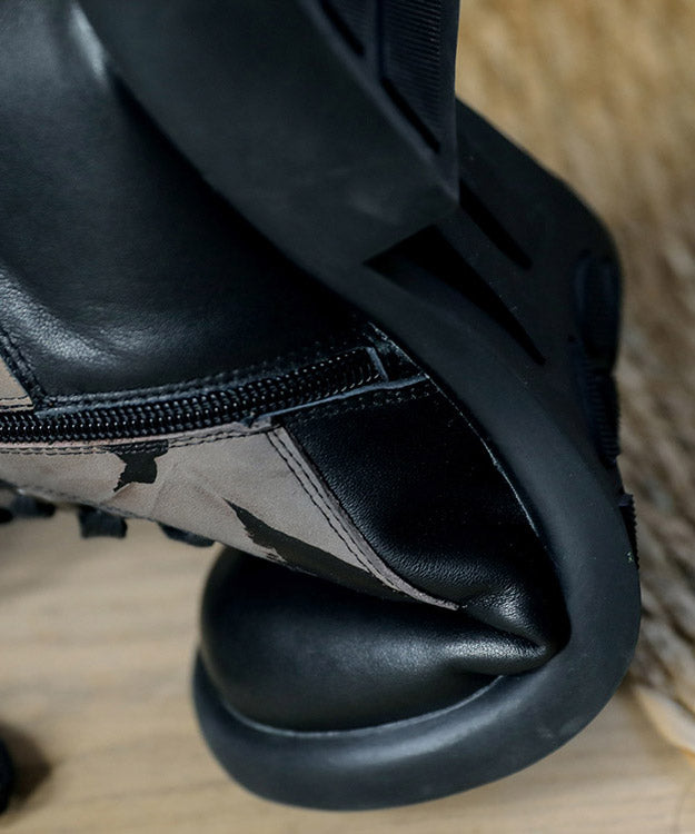 Effortlessly Elegant Boots with a Timeless Design