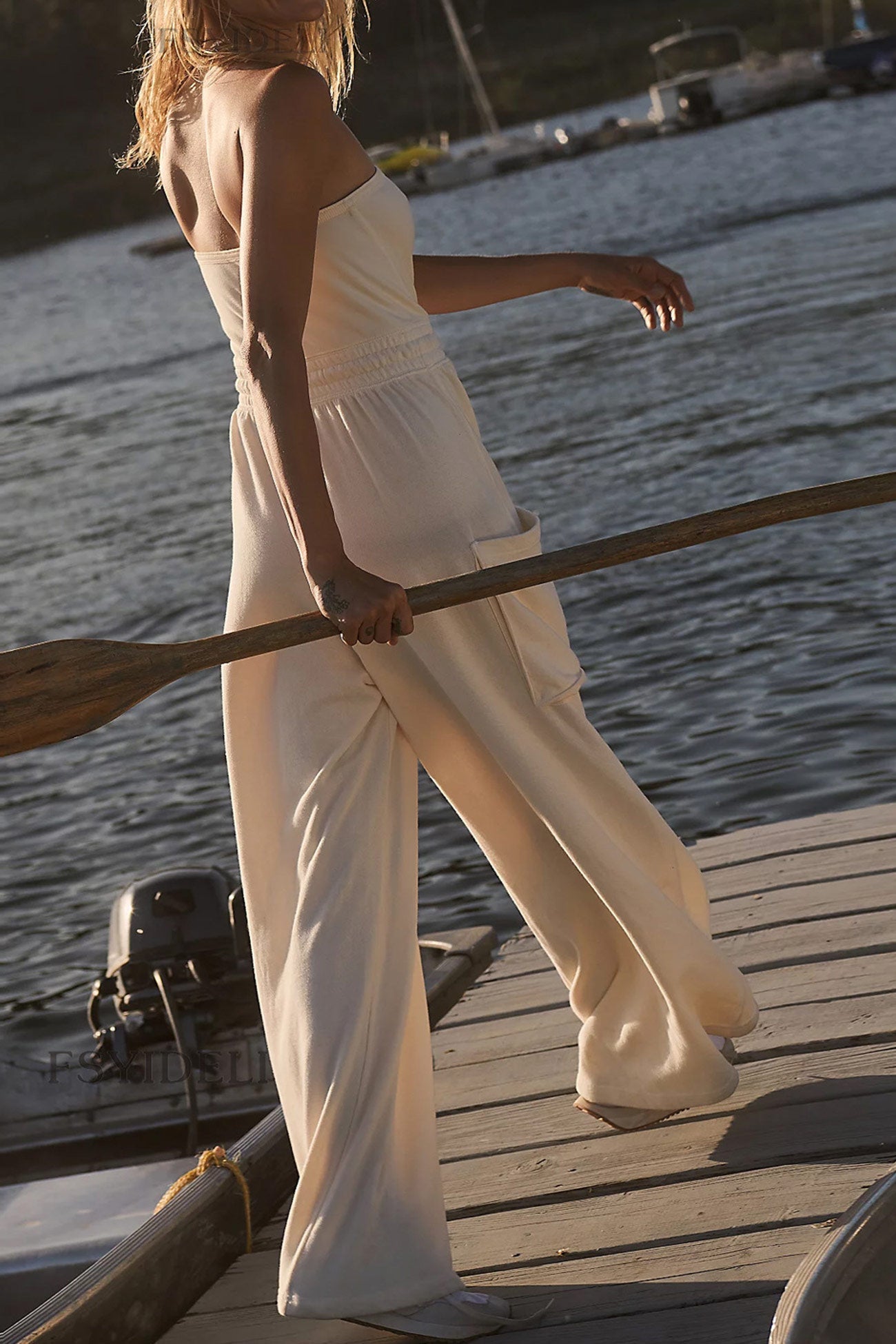 Effortlessly Elegant Garment with a Timeless Design