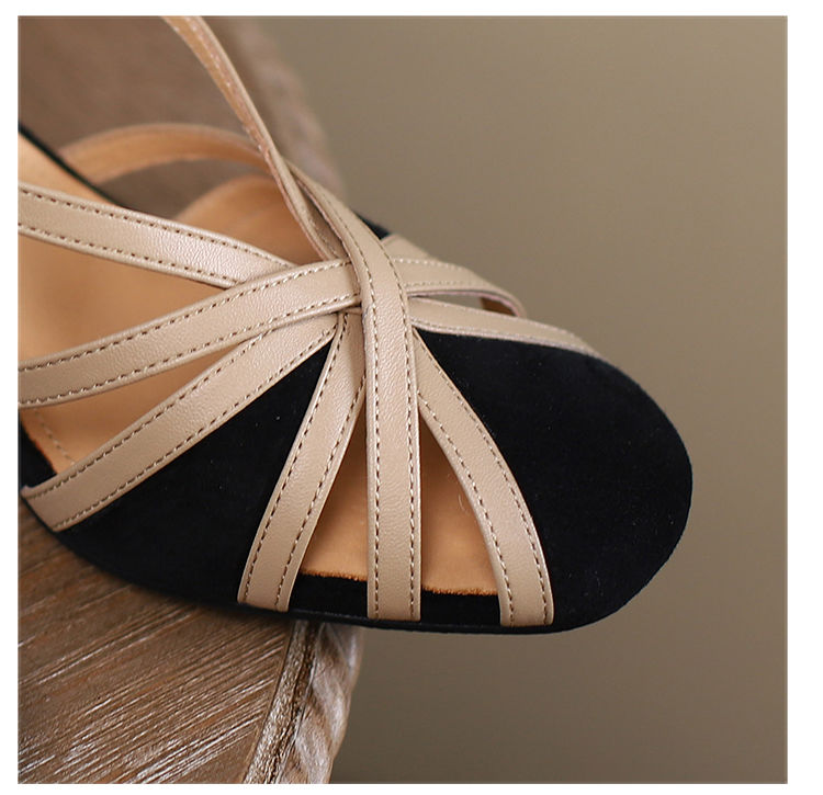 Polished Heels with an Effortless Classic Look
