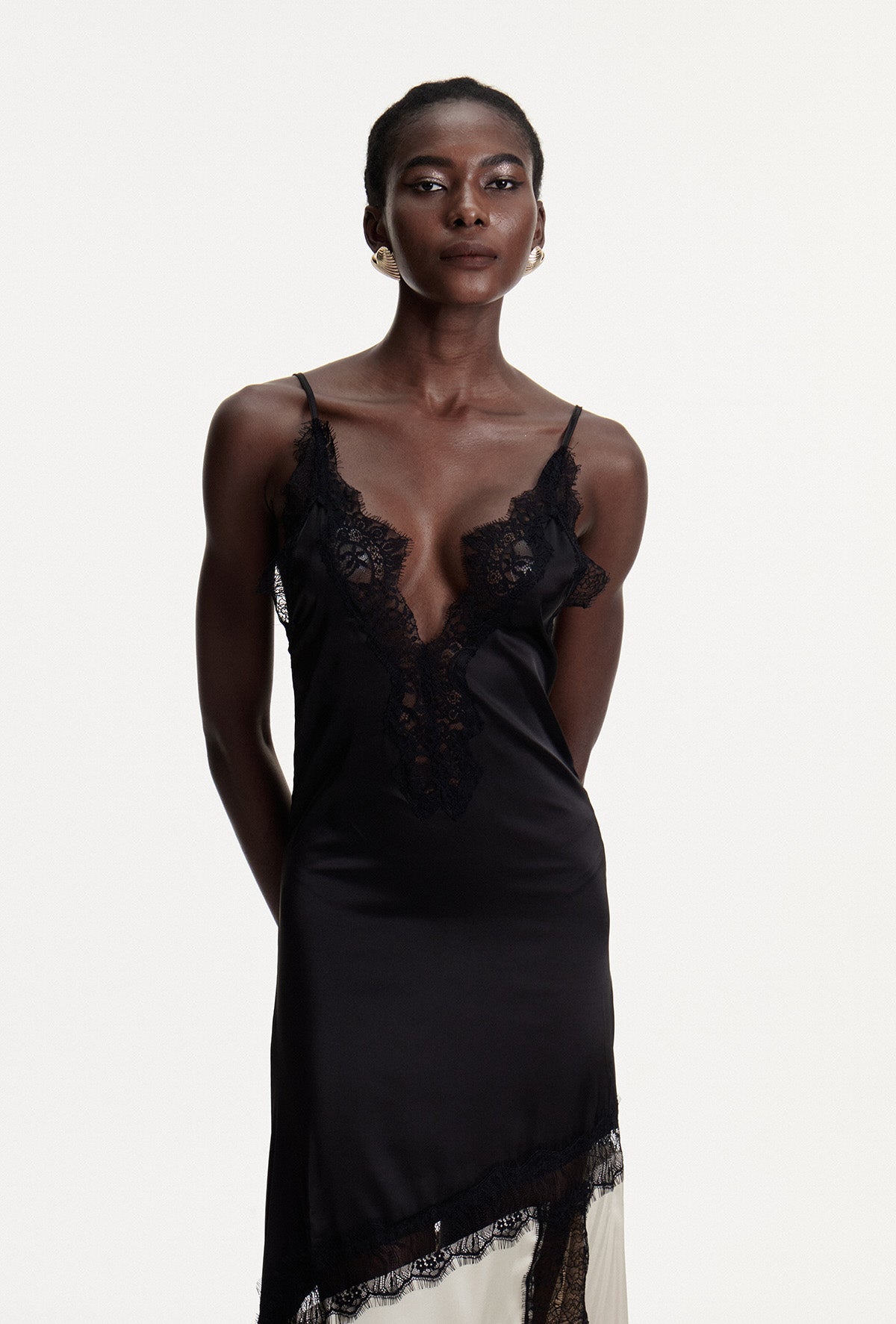 Beautifully Crafted Dress in a Classic Style