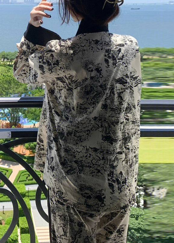 Effortlessly Elegant Garment with a Timeless Design