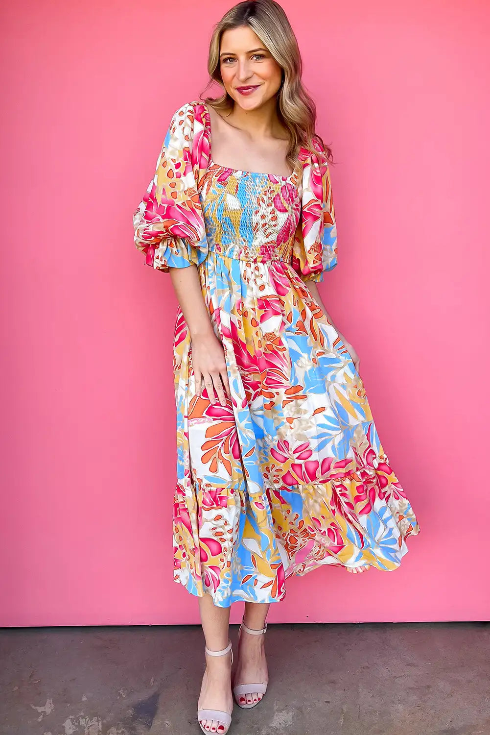 Effortlessly Elegant Dress with a Timeless Design
