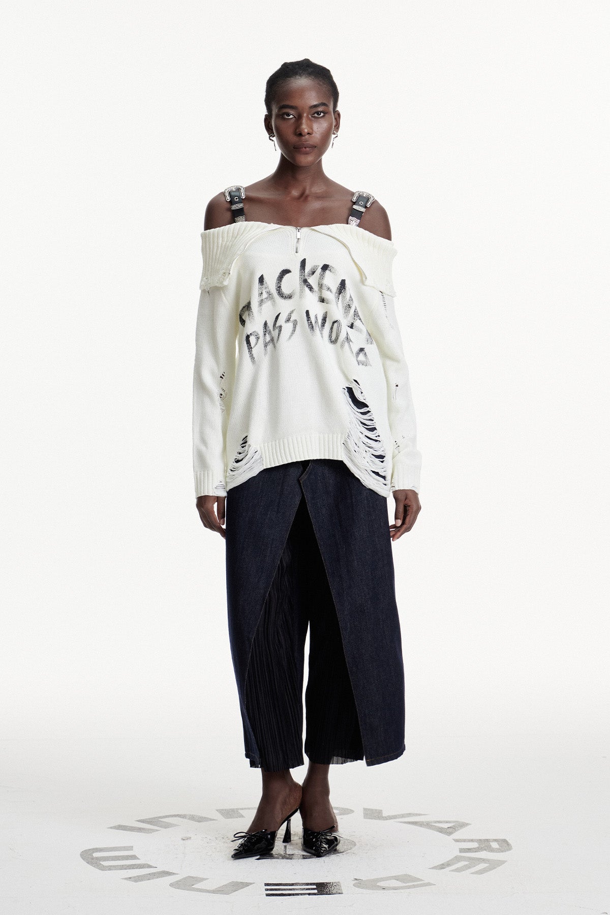 Well Tailored Top with a Graceful Silhouette
