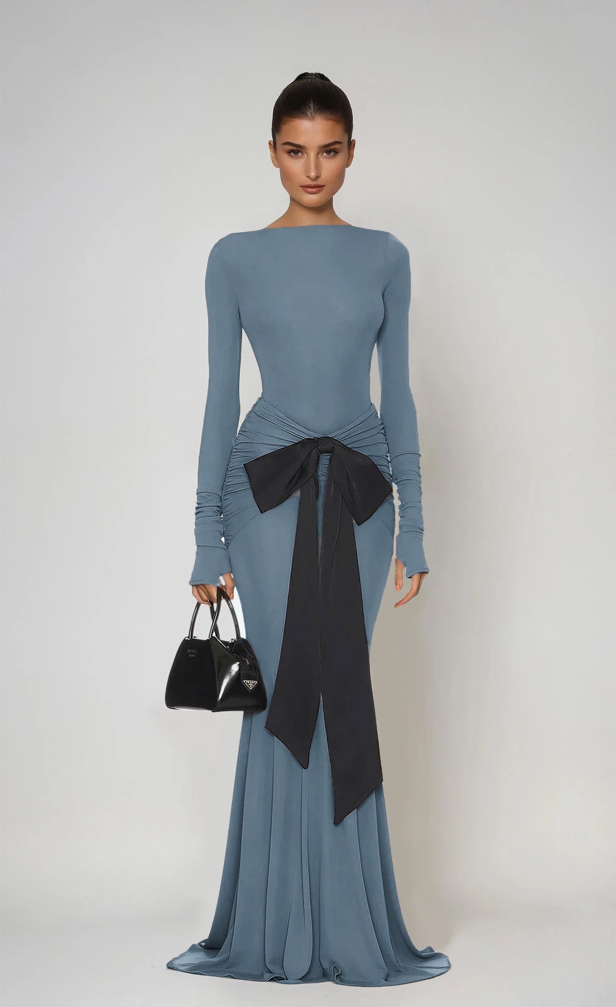 Beautifully Finished Dress in a Timeless Design