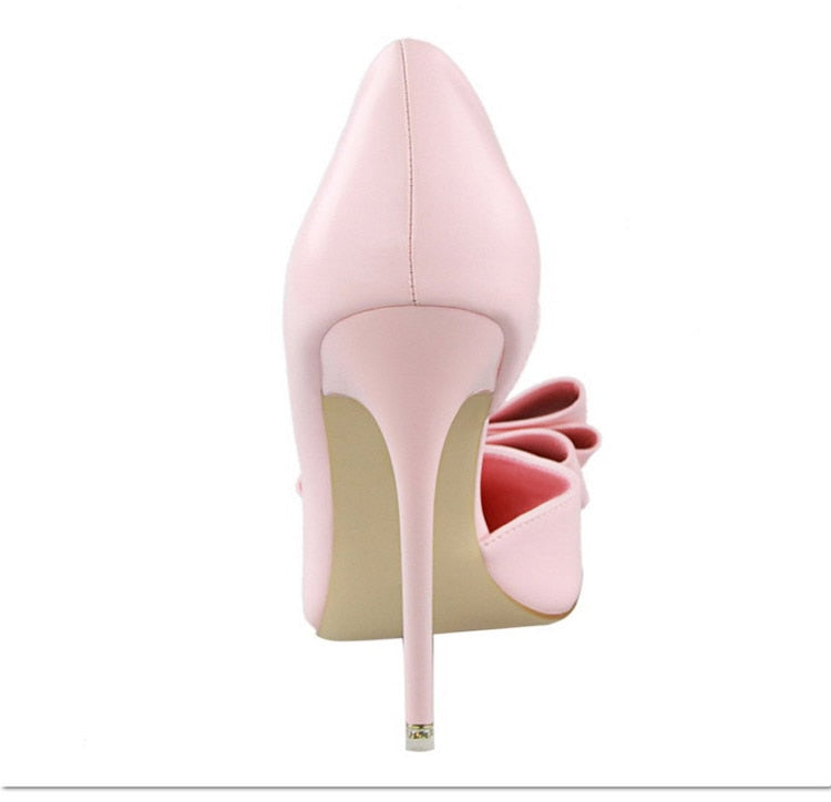 A Vintage Style Heels with Delicate Timeless Details