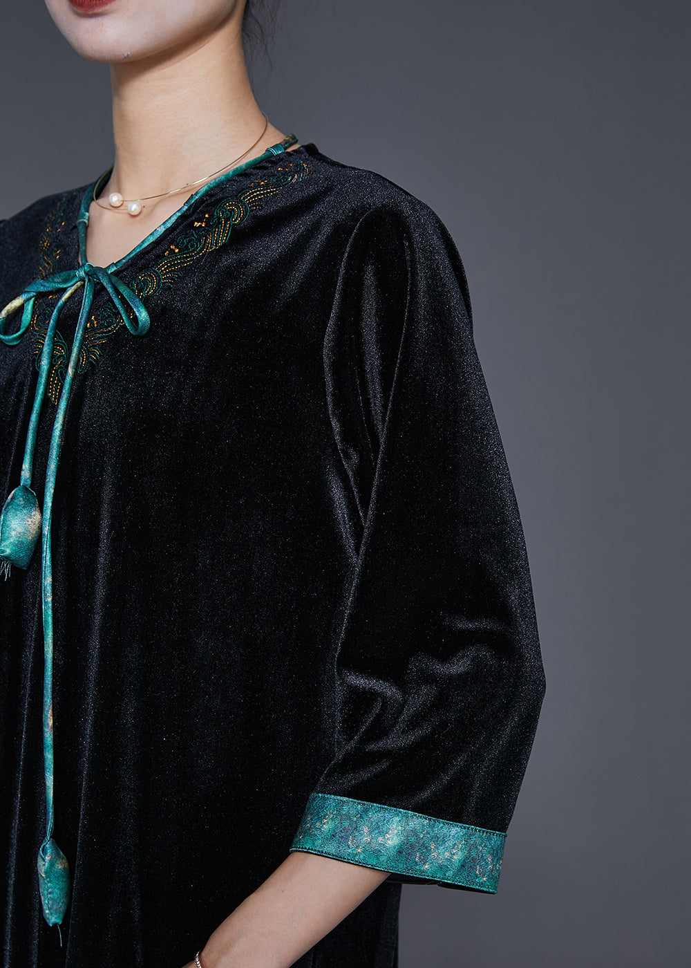Well Tailored Dress with a Graceful Silhouette