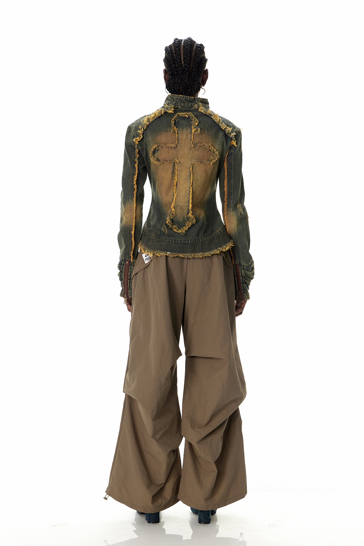 Beautifully Finished Top in a Timeless Design