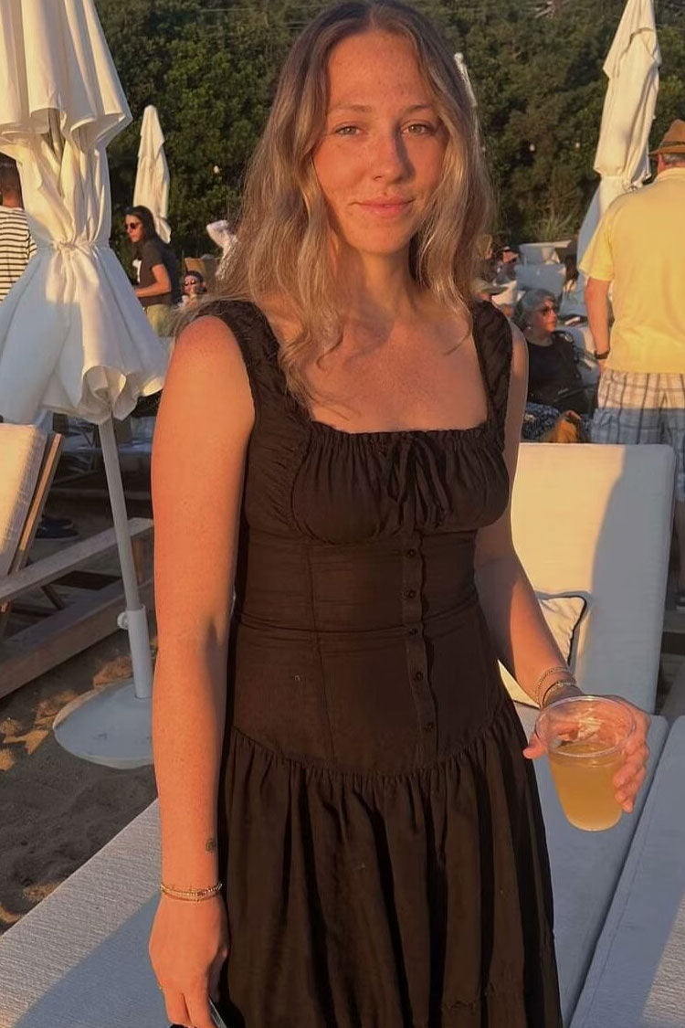 Classic Vintage Dress with a Flattering Fit