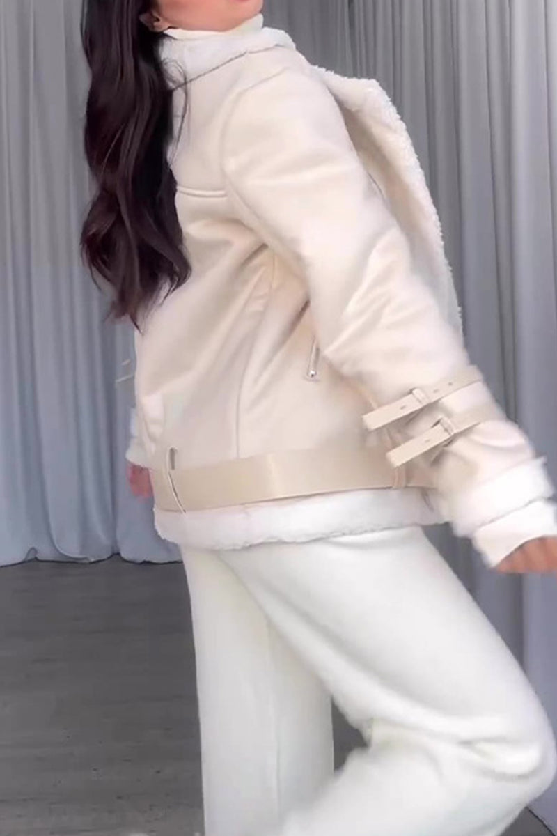 Effortlessly Elegant Garment with a Timeless Design