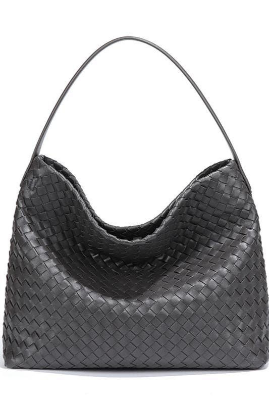 Beautifully Finished Bag in a Timeless Design