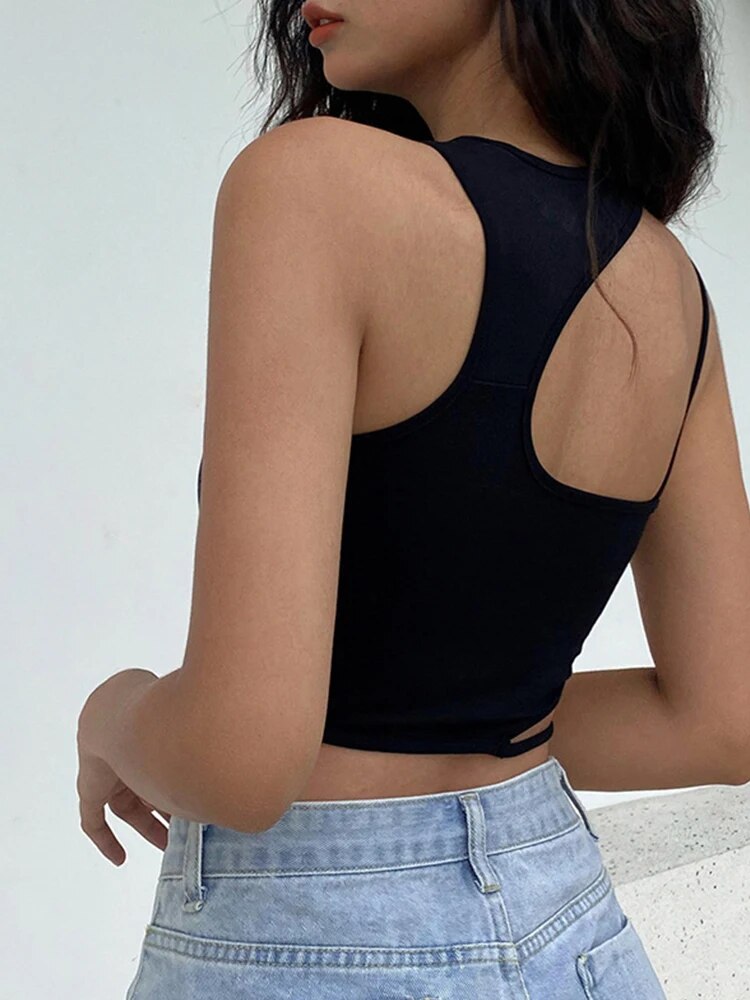 Effortlessly Elegant T-Shirt with a Timeless Design