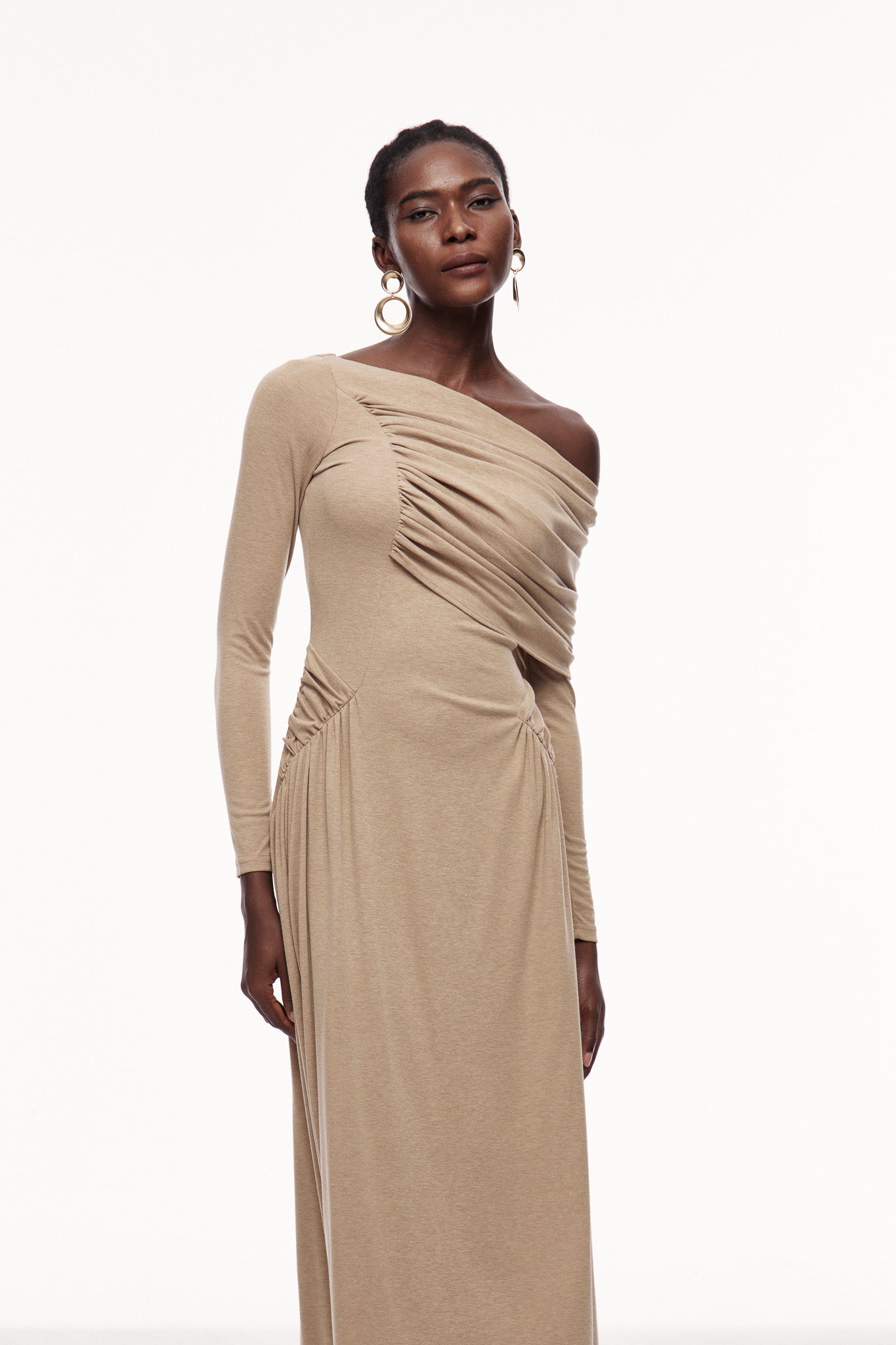 Gracefully Styled Dress for Any Occasion