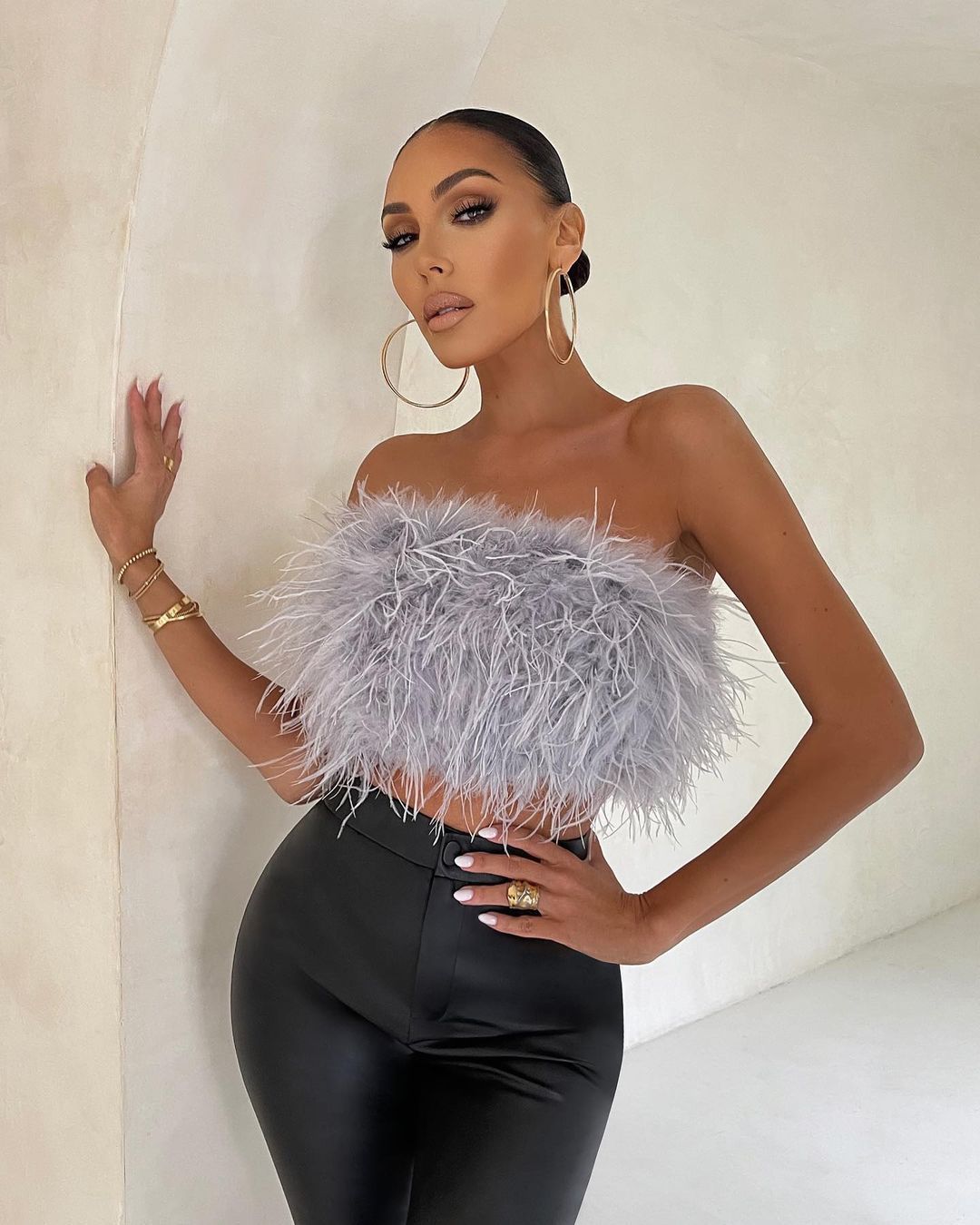 Effortlessly Elegant Top with a Timeless Design