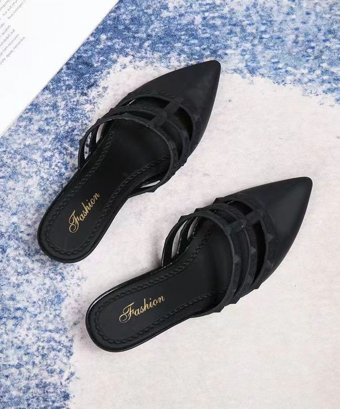 Well Tailored Sandals with a Graceful Silhouette