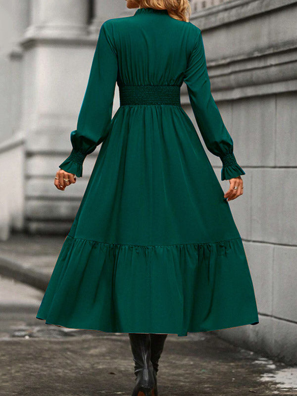 Well Tailored Dress with a Graceful Silhouette