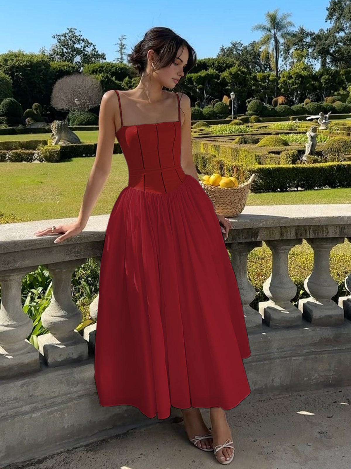 Well Tailored Dress with a Graceful Silhouette