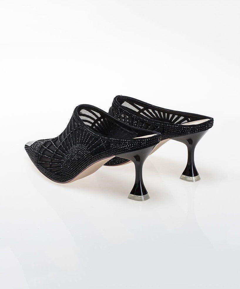 Well Tailored Heels with a Graceful Silhouette