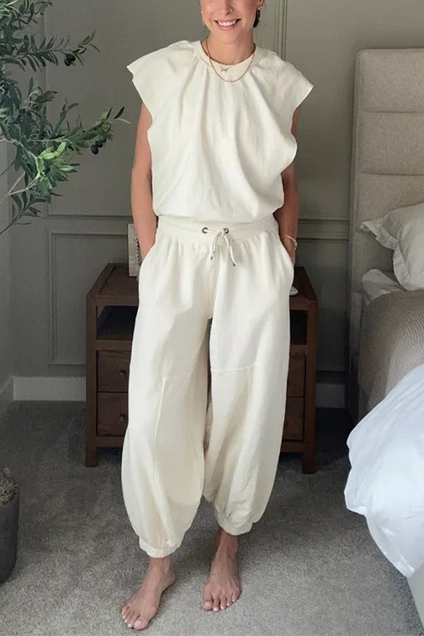 Effortlessly Elegant Garment with a Timeless Design