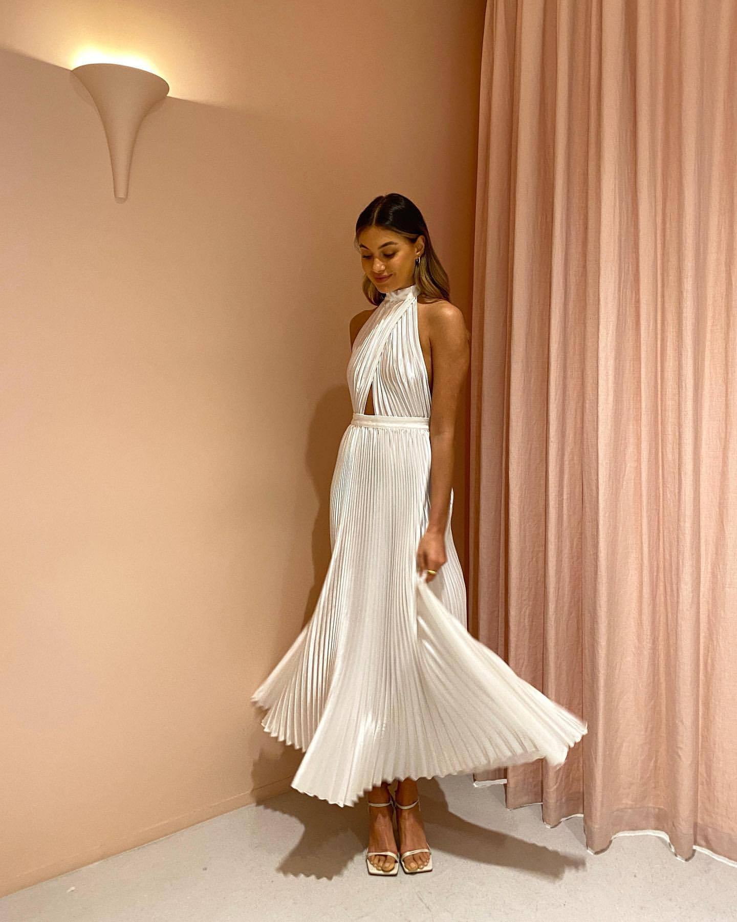 Beautifully Crafted Dress in a Classic Style