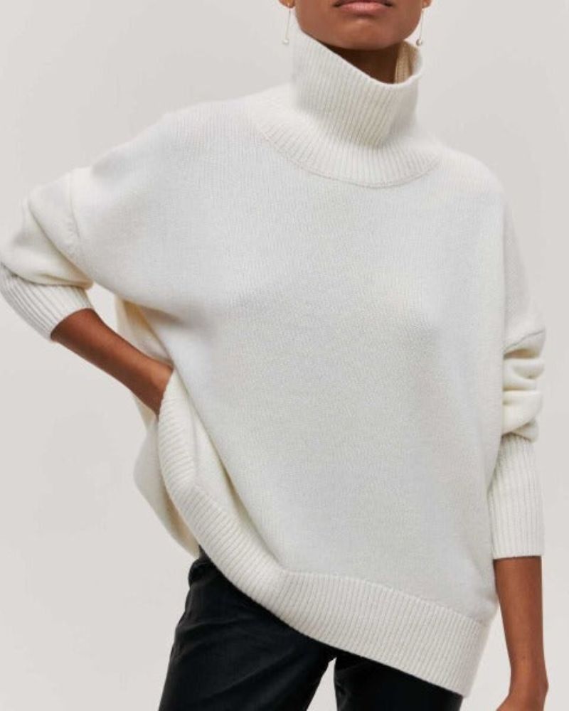Well Tailored Sweater with a Graceful Silhouette