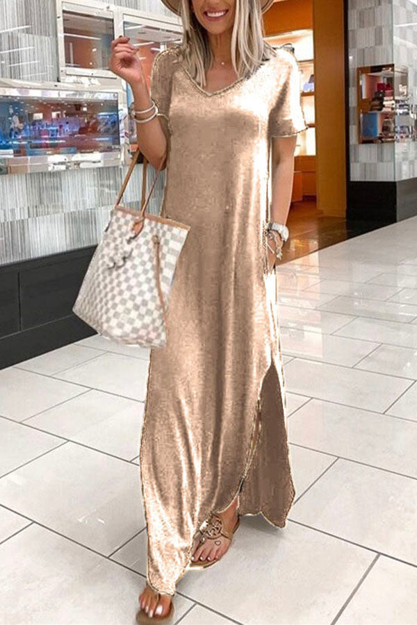 Beautifully Finished Dress in a Timeless Design
