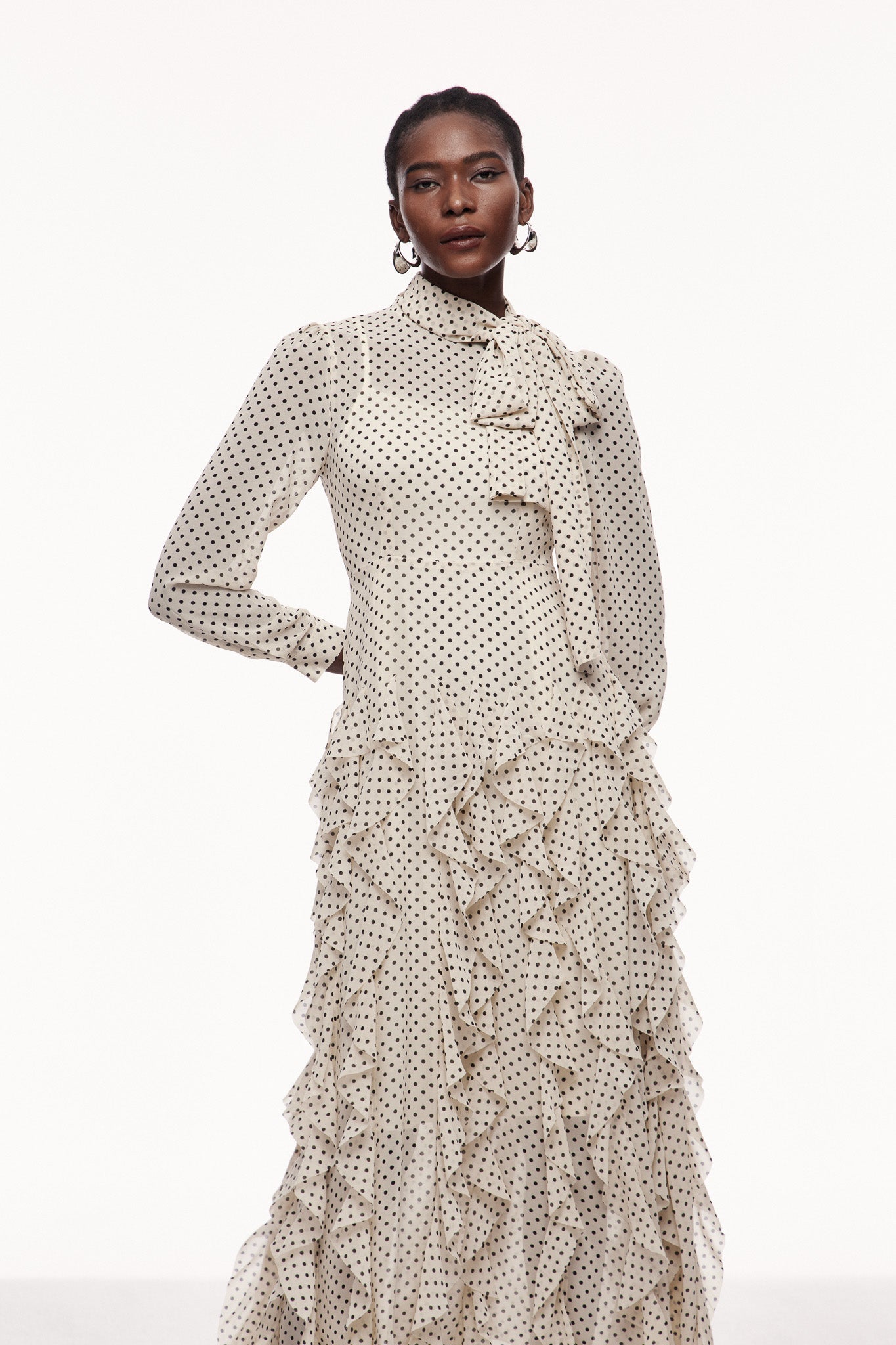 Well Tailored Dress with a Graceful Silhouette