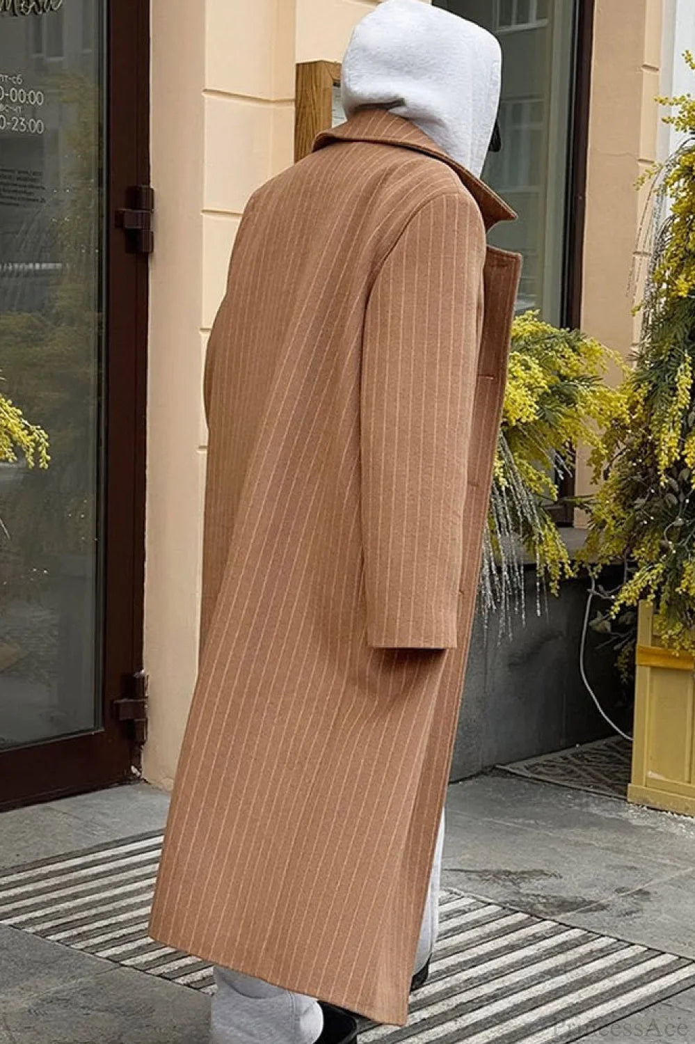 Polished Coat with an Effortless Classic Look