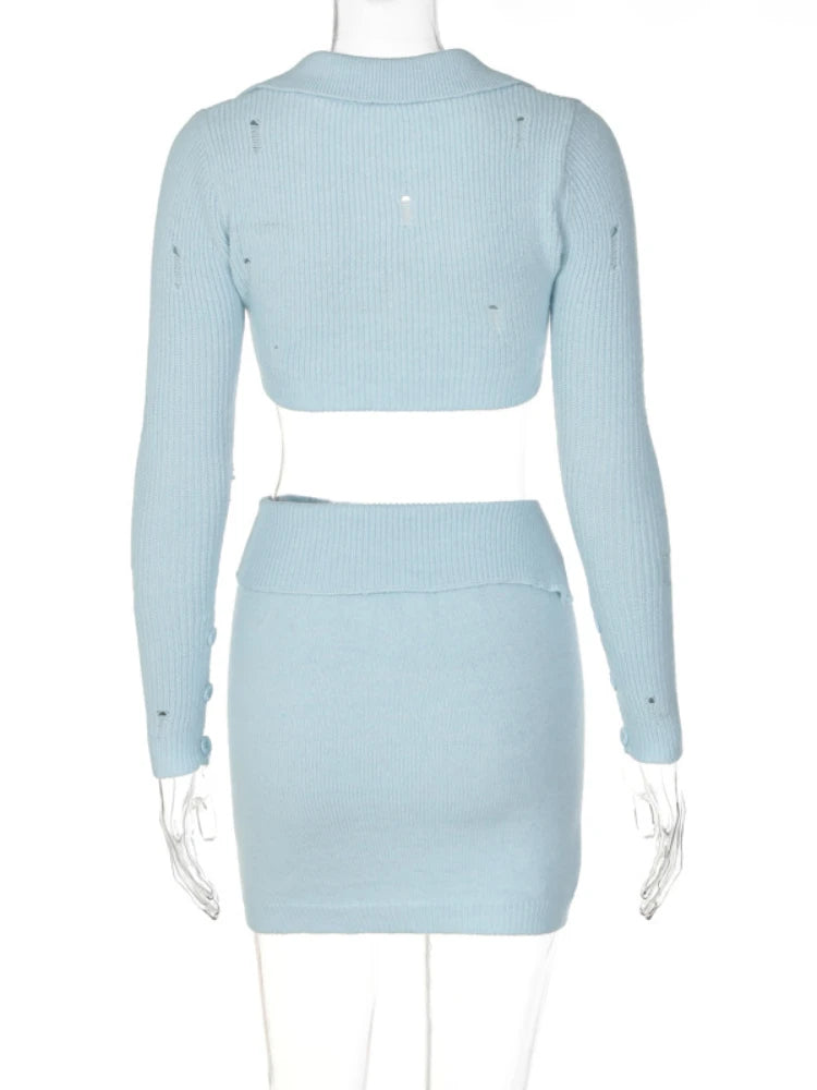 Well Tailored Top with a Graceful Silhouette