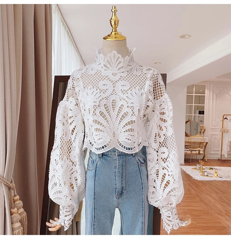 Sophisticated Blouse with a Clean Classic Look