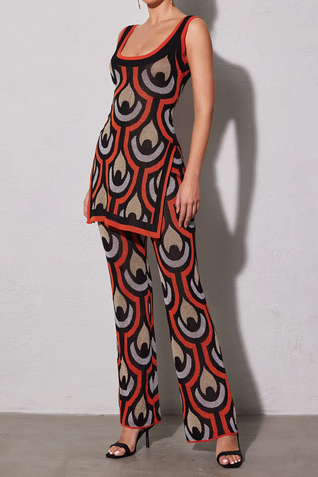 Classic Vintage Dress with a Flattering Fit