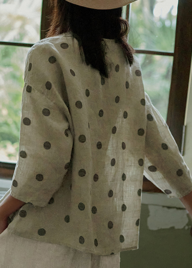 Sophisticated Blouse with a Clean Classic Look