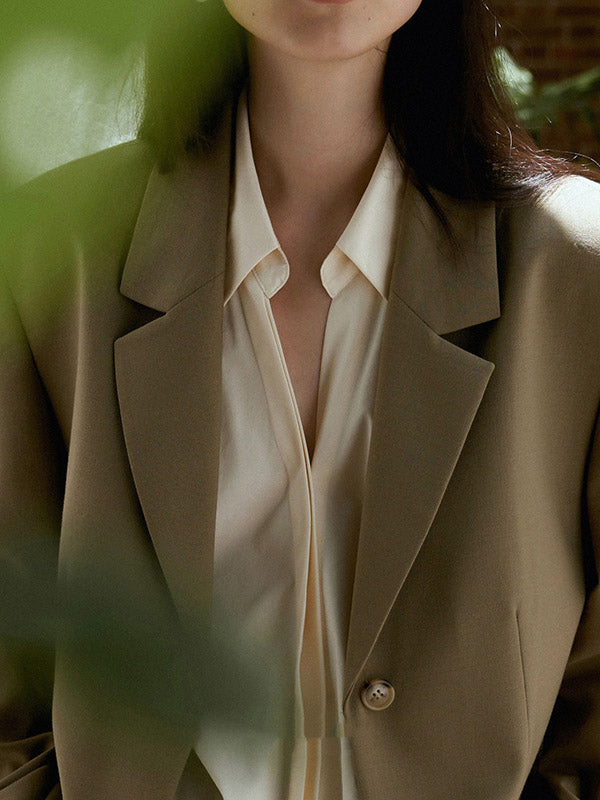 Beautifully Crafted Blouse in a Classic Style