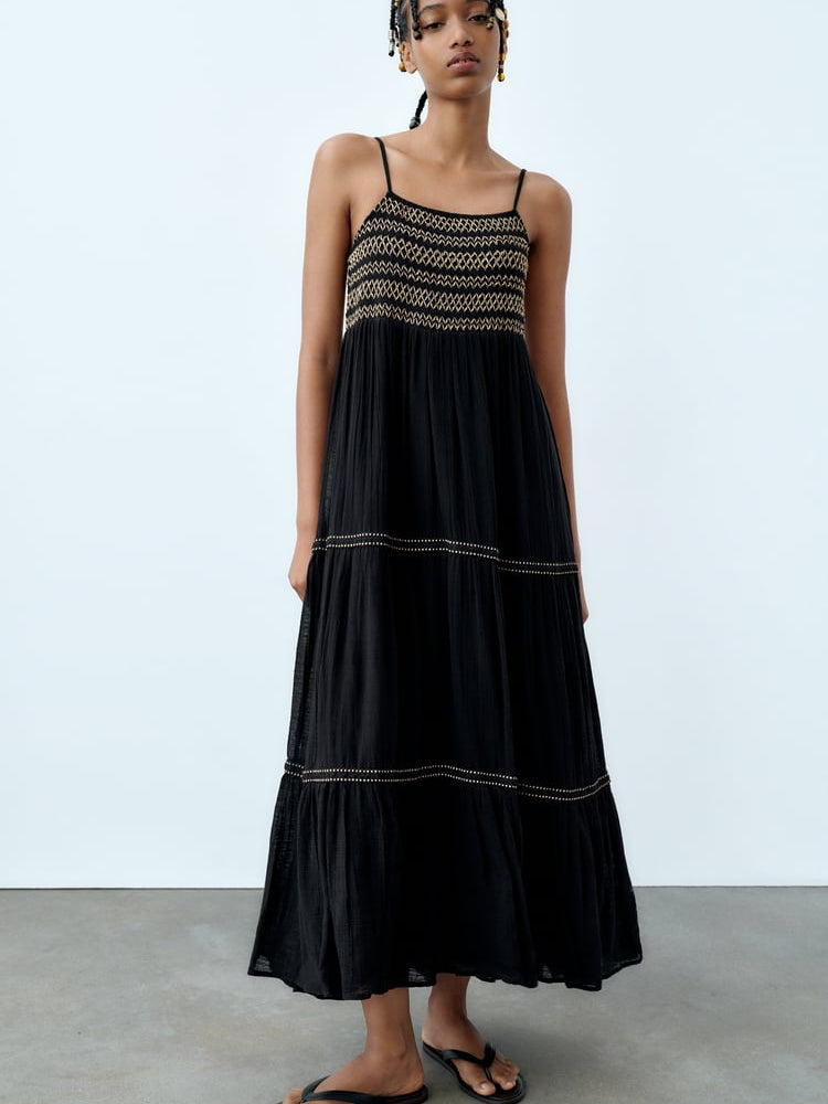 Gracefully Styled Dress for Any Occasion