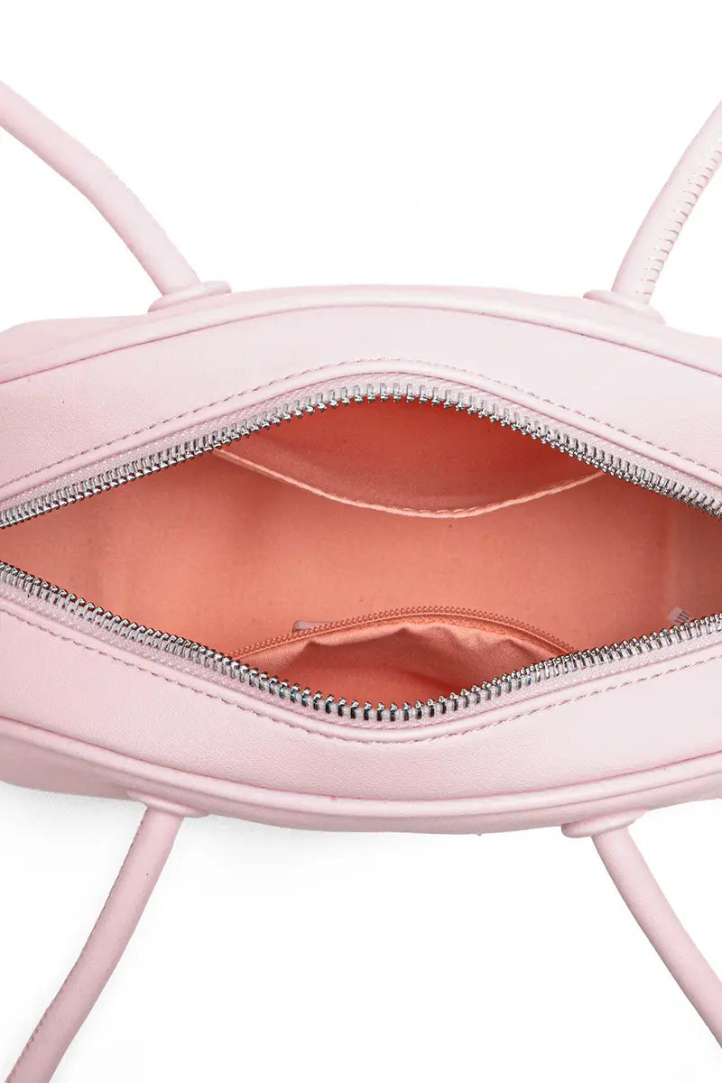 Beautifully Finished Bag in a Timeless Design