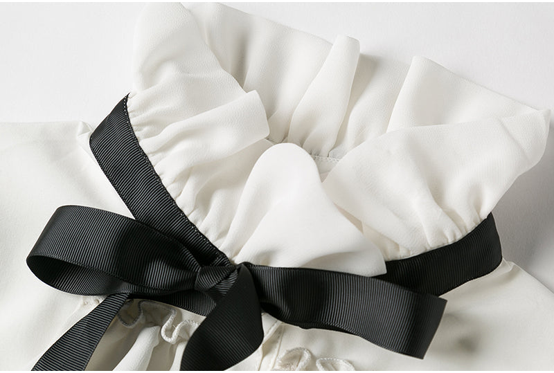 Well Tailored Blouse with a Graceful Silhouette