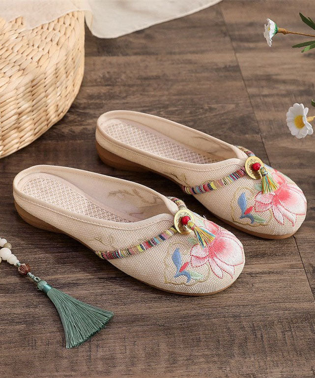 Effortlessly Elegant Sandals with a Timeless Design