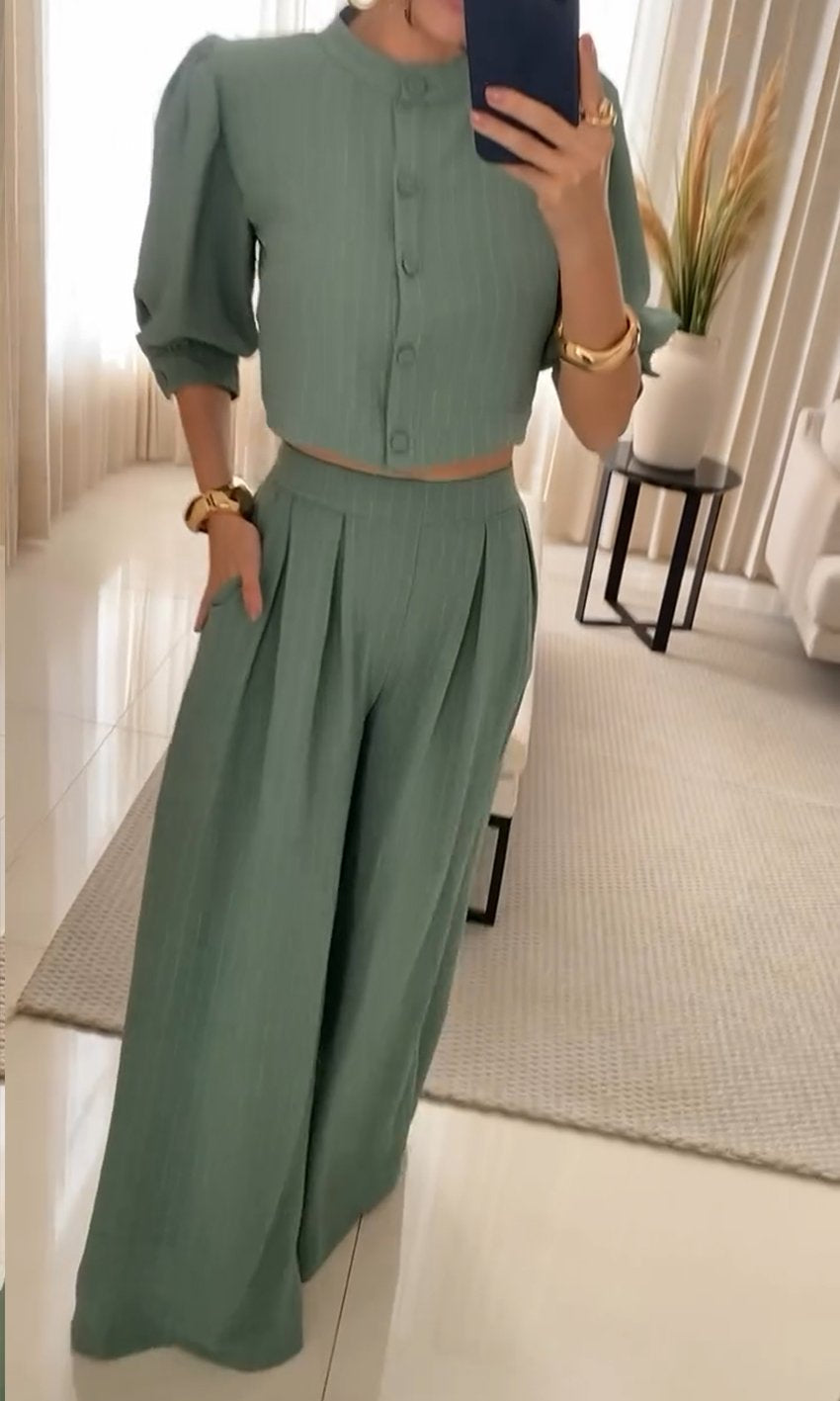 Well Tailored Trousers with a Graceful Silhouette