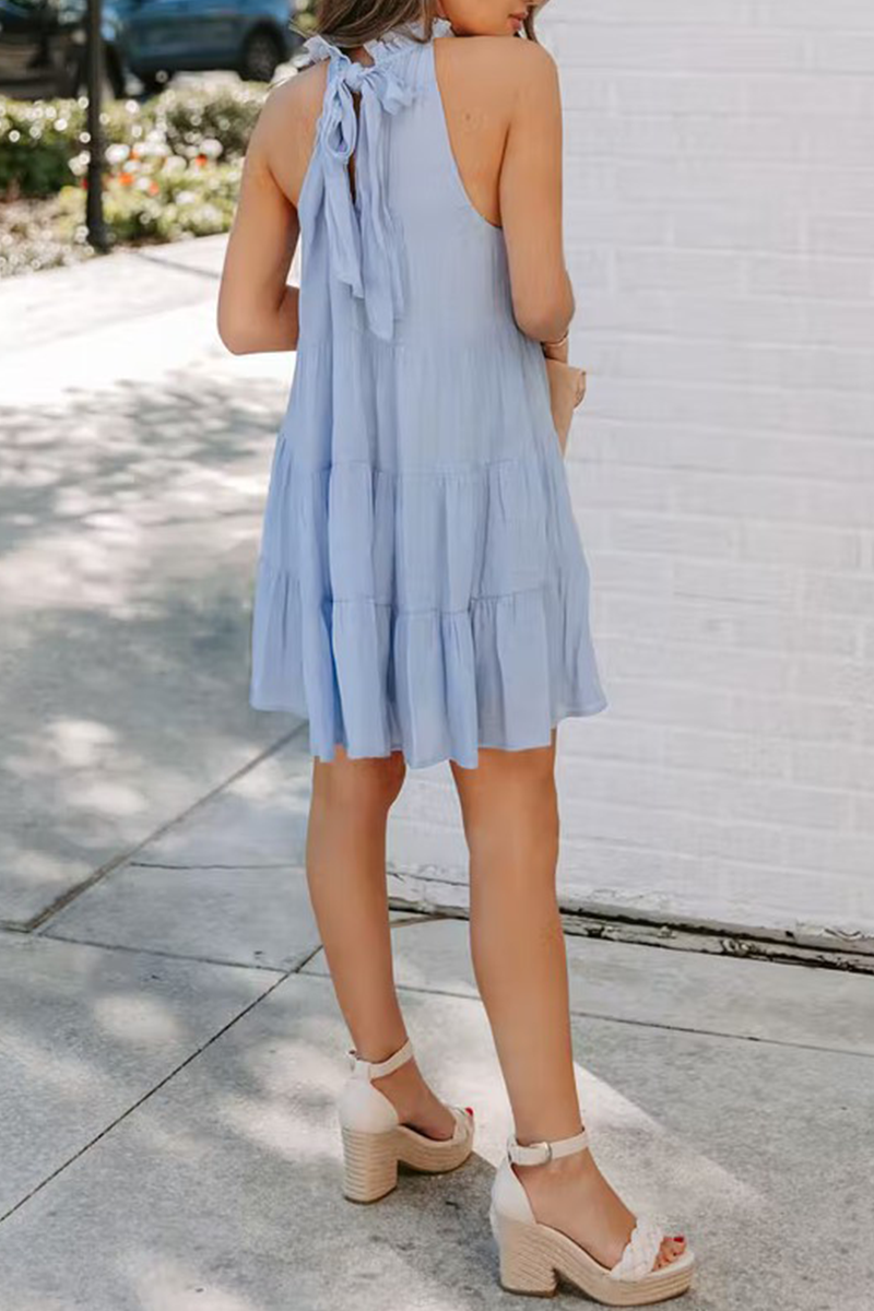 Beautifully Finished Dress in a Timeless Design