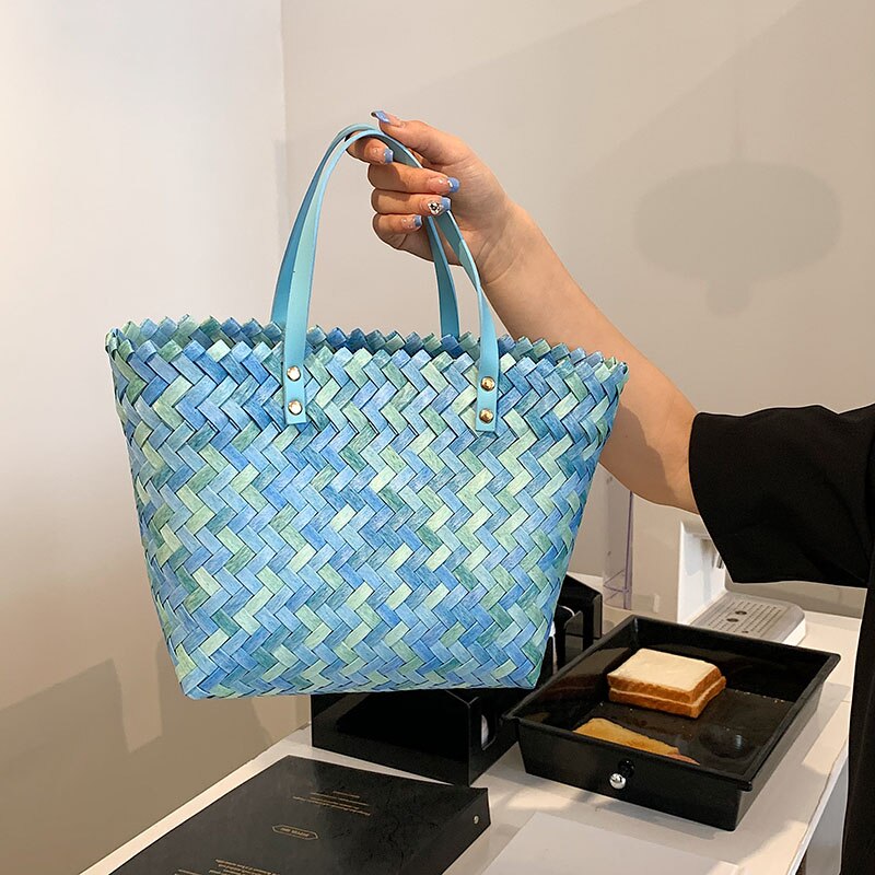 Sophisticated Bag with a Clean Classic Look